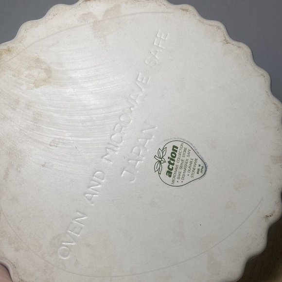 Vintage Action Stoneware Quiche Tart Pie Baking Dish Plate Strawberry Design - Picture 2 of 4